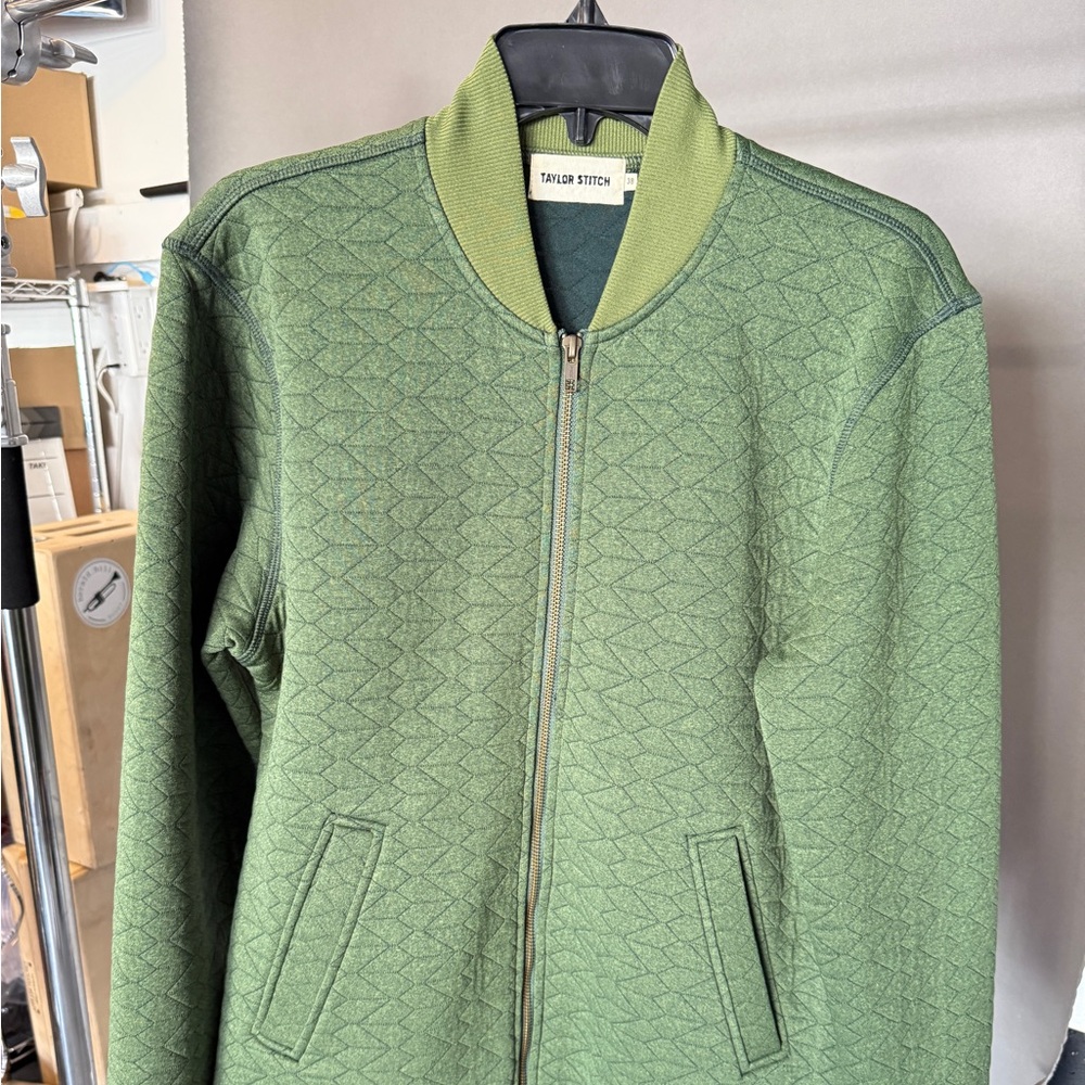 Quilted TS bomber jacket like new!